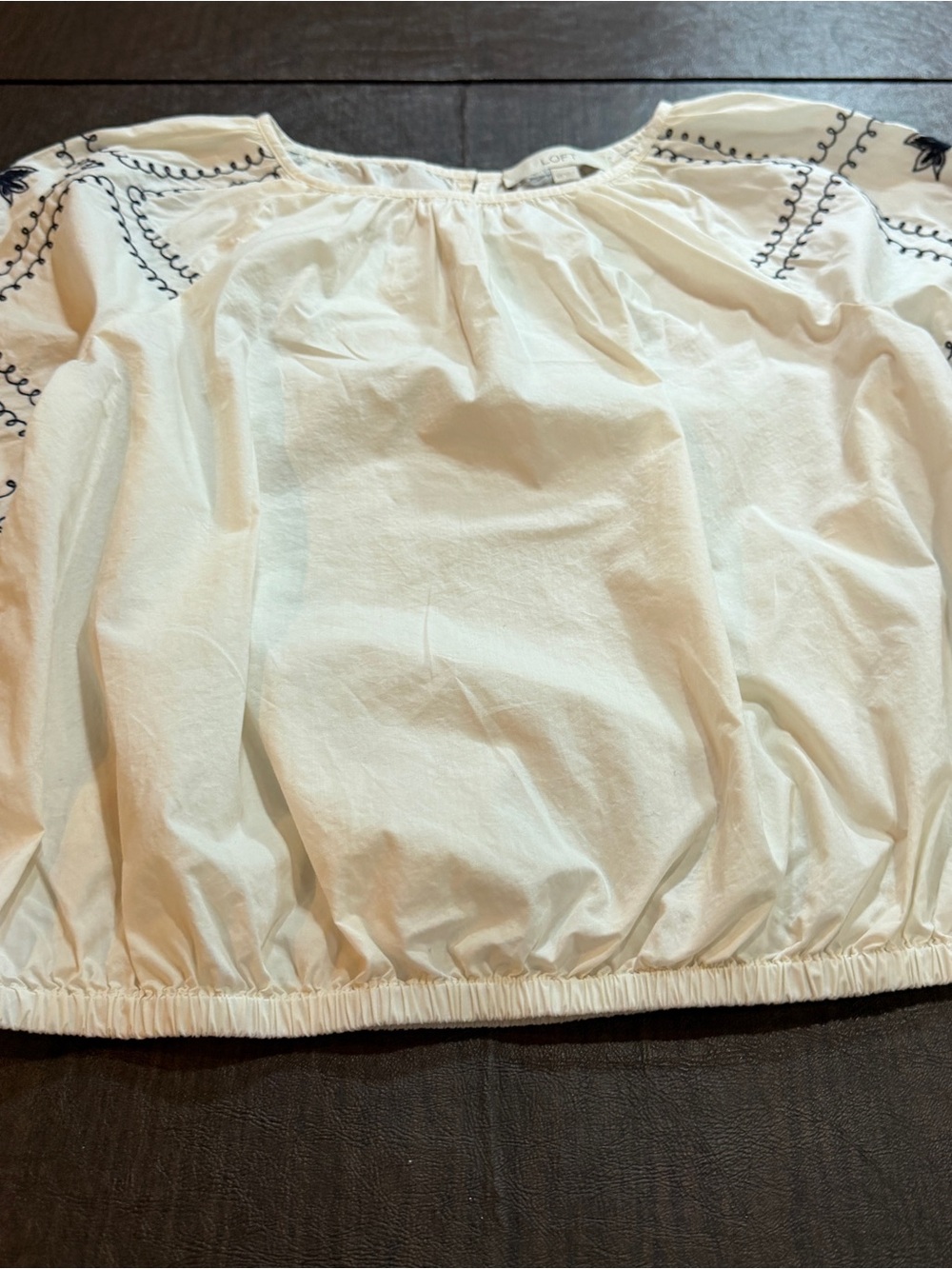 LOFT White Poplin Blouse with Navy Embroidered Sleeves Sz XS - Picture 4 of 8